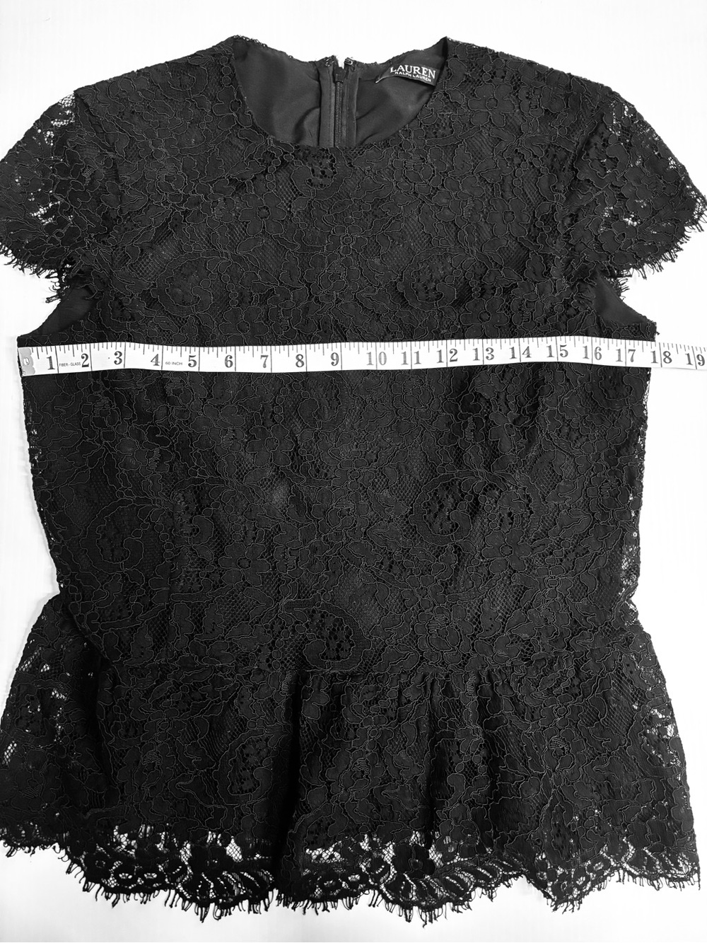 Lauren Ralph Lauren Black Premium Lace Top with Cap-Sleeve - Size: 2 - Picture 12 of 14